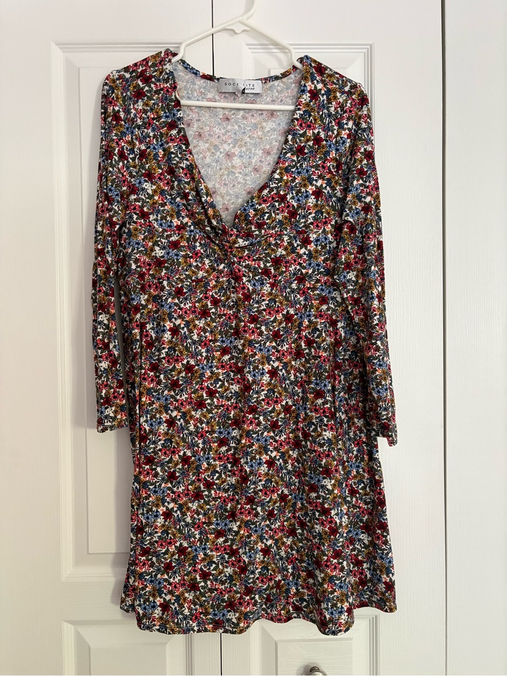 EUC 1X socialite curve floral dress